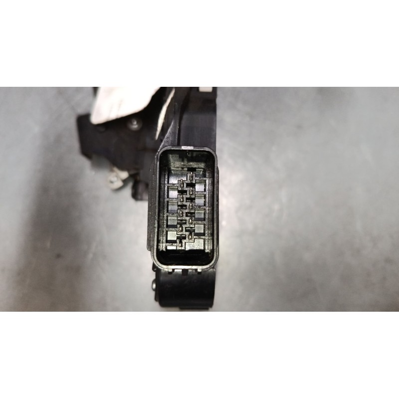 Recambio de cerradura puerta delantera derecha para land rover discovery iii (l319) 2.7 td 4x4 referencia OEM IAM FQJ000207  