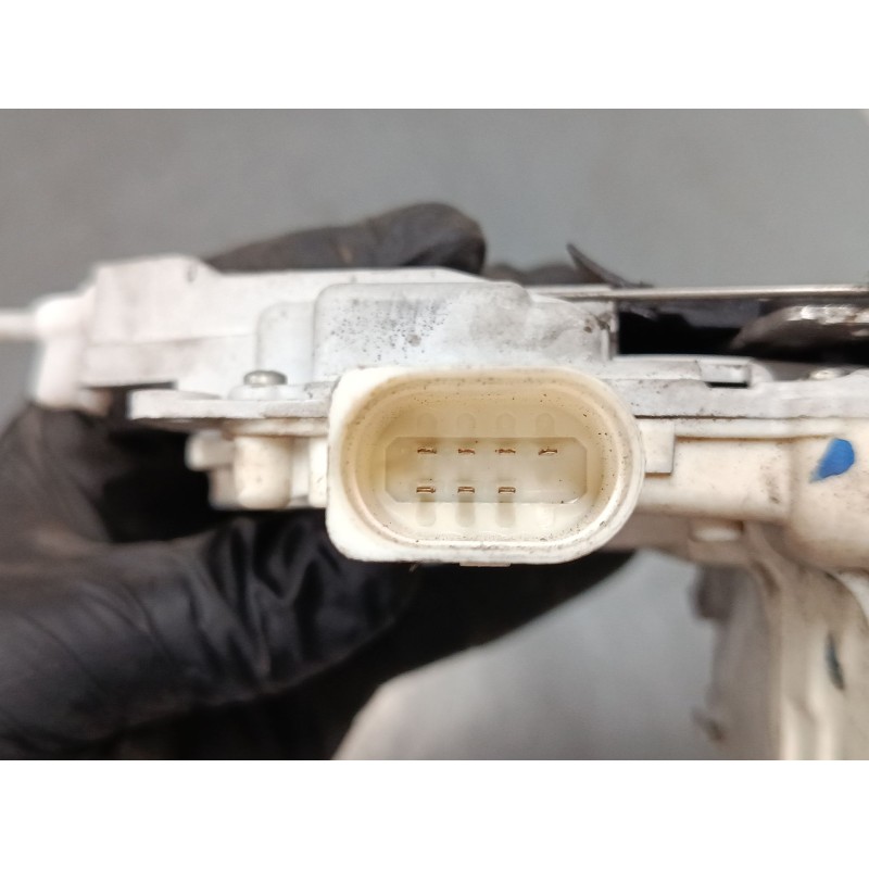 Recambio de cerradura puerta delantera derecha para audi a3 sportback (8pa) 2.0 tdi 16v referencia OEM IAM 4F1837016  