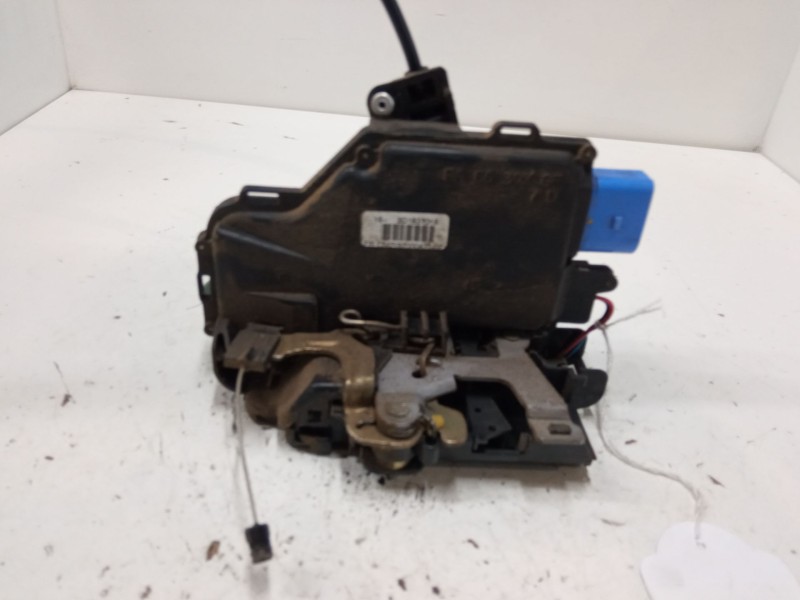 Recambio de cerradura puerta delantera derecha para seat toledo iii (5p2) 1.9 tdi referencia OEM IAM CM21900043102  