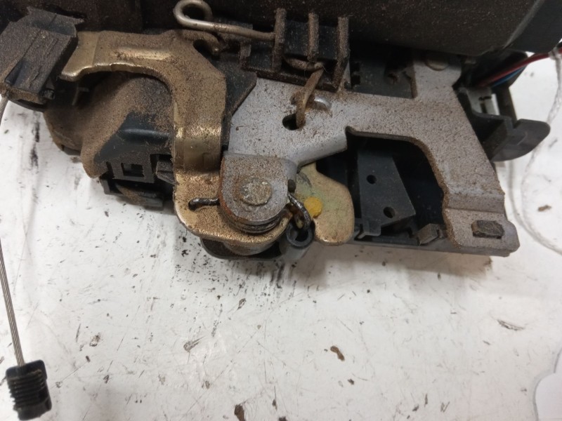 Recambio de cerradura puerta delantera derecha para seat toledo iii (5p2) 1.9 tdi referencia OEM IAM CM21900043102  