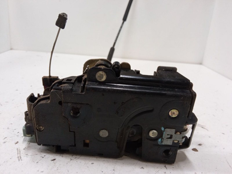 Recambio de cerradura puerta delantera derecha para seat toledo iii (5p2) 1.9 tdi referencia OEM IAM CM21900043102  