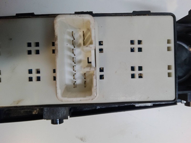 Recambio de mando elevalunas delantero izquierdo para hyundai h-1 travel (tq) 2.5 crdi referencia OEM IAM   