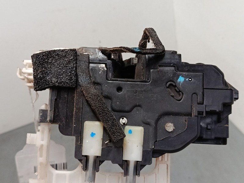 Recambio de cerradura puerta delantera derecha para hyundai i30 (fd) 1.6 crdi referencia OEM IAM 813202L030  