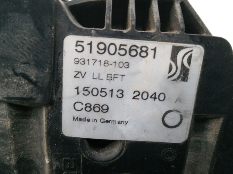 Recambio de cerradura puerta delantera derecha para fiat punto (199_) 1.3 d multijet referencia OEM IAM 51905681  