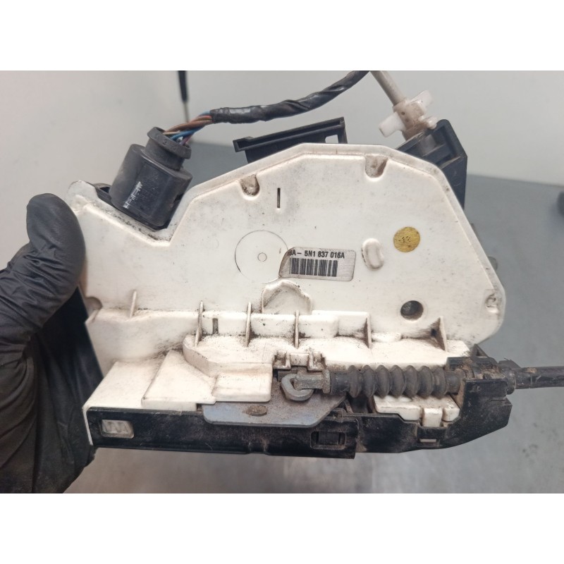 Recambio de cerradura puerta delantera derecha para seat ibiza iv sc (6j1, 6p5) 1.9 tdi referencia OEM IAM 5N1837016A  