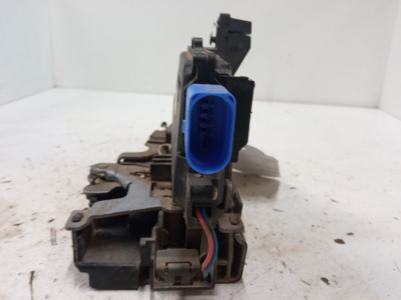 Recambio de cerradura puerta delantera derecha para seat altea (5p1) 1.9 tdi referencia OEM IAM CM21920004310  