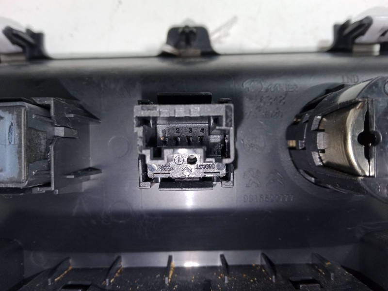 Recambio de conector usb / aux para citroën c3 aircross ii (2r_, 2c_) 1.2 puretech 110 (2rhnzb, 2rhnzw, 2rhnpx, 2rhnpj) referenc