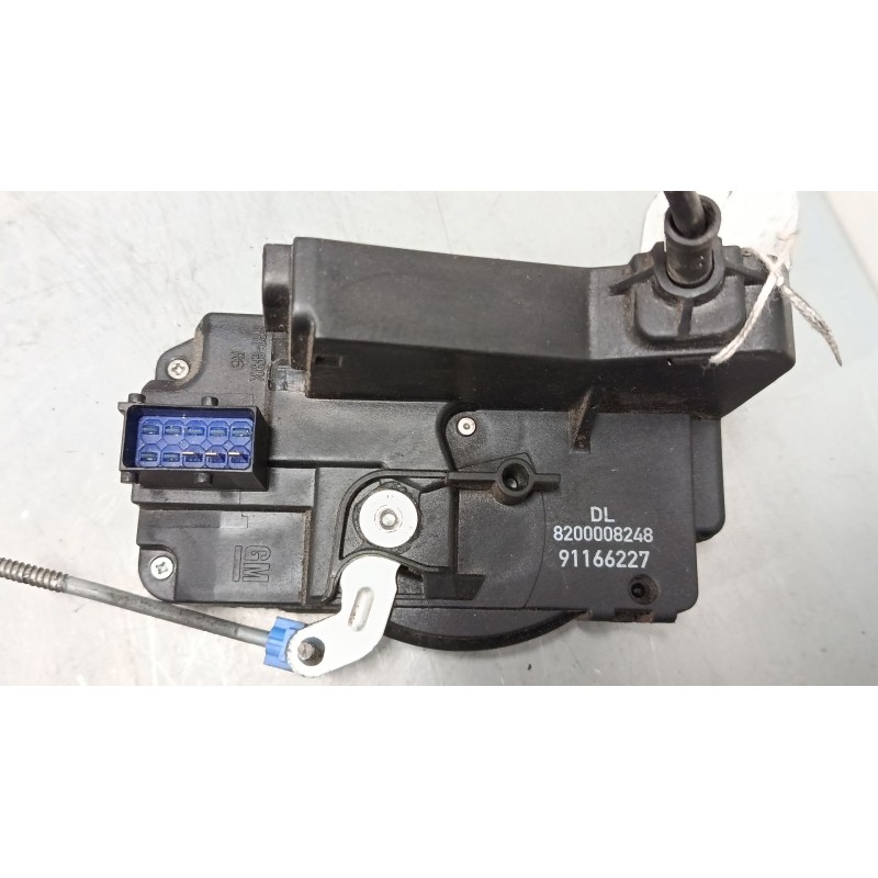 Recambio de cerradura puerta delantera derecha para opel vivaro a furgoneta (x83) 1.9 di (f7) referencia OEM IAM 8200008248  