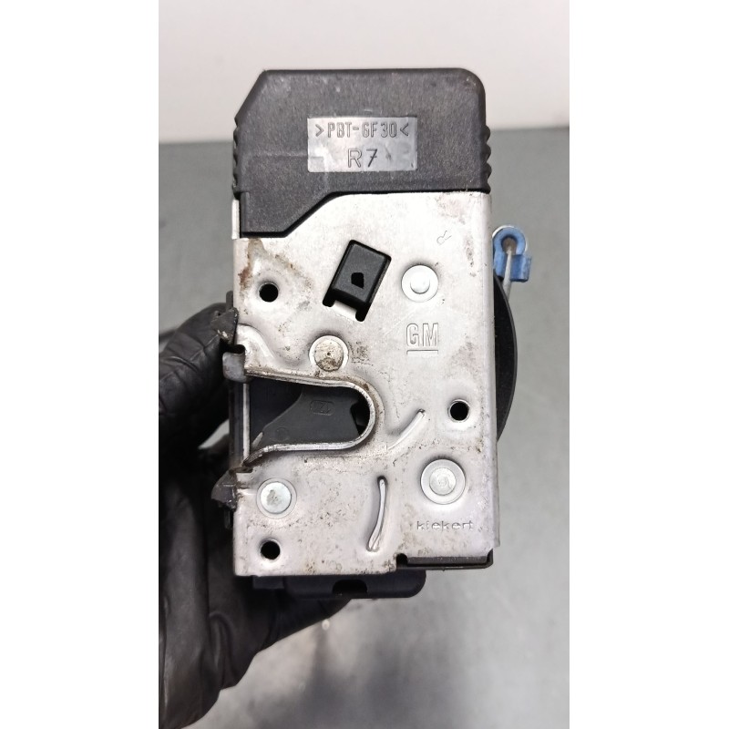 Recambio de cerradura puerta delantera derecha para opel vivaro a furgoneta (x83) 1.9 di (f7) referencia OEM IAM 8200008248  