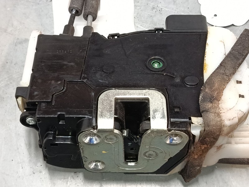 Recambio de cerradura puerta delantera derecha para hyundai ix35 (lm, el, elh) 2.0 crdi referencia OEM IAM A13202Y000  