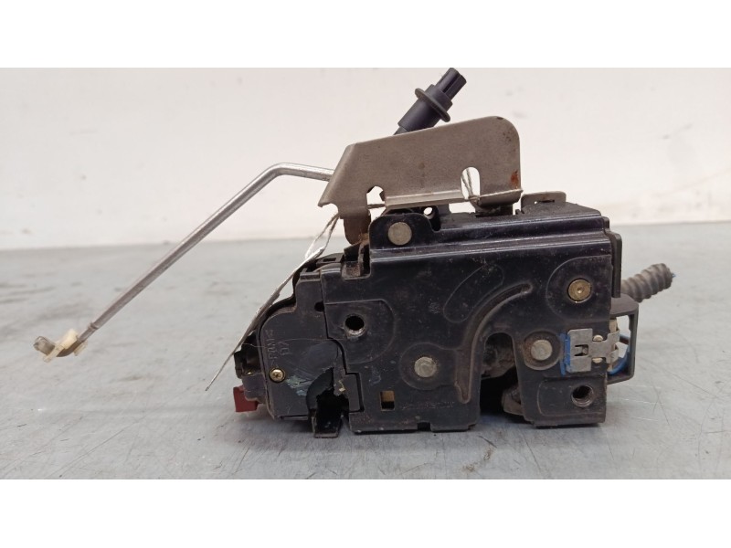 Recambio de cerradura puerta delantera derecha para audi a3 (8p1) 1.9 tdi referencia OEM IAM 4E1837016  