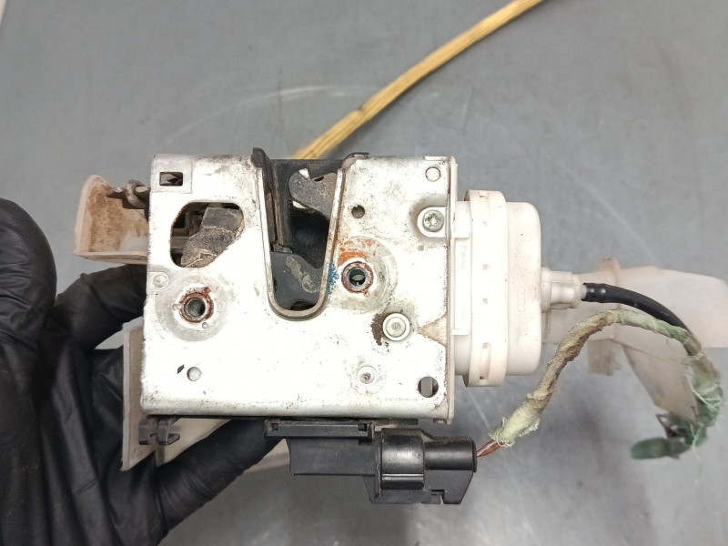 Recambio de cerradura puerta delantera derecha para audi a3 (8l1) 1.9 tdi referencia OEM IAM 8L1837016C  