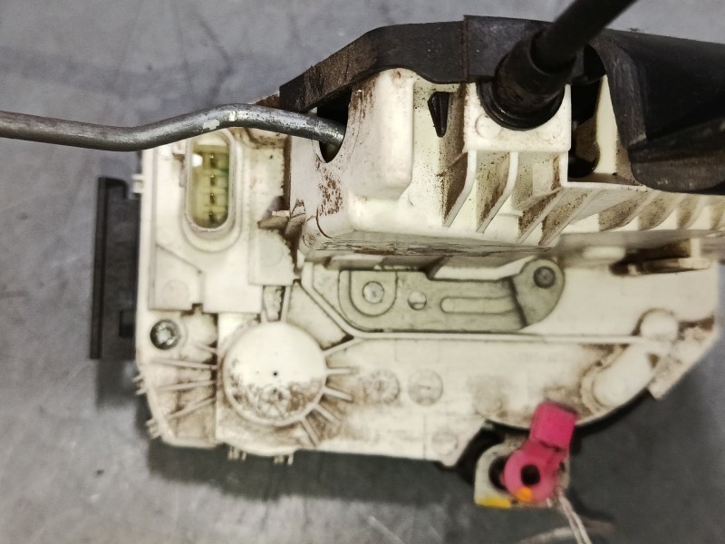 Recambio de cerradura puerta delantera derecha para dodge journey 2.0 crd referencia OEM IAM   