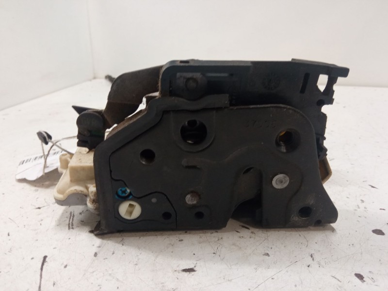 Recambio de cerradura puerta delantera derecha para seat leon (1p1) 1.9 tdi referencia OEM IAM JA61P1837016  