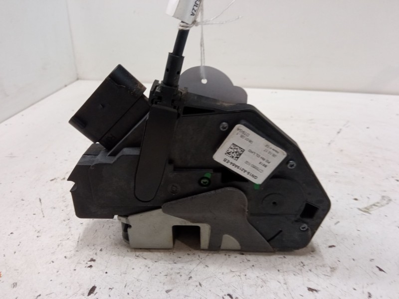 Recambio de cerradura puerta delantera derecha para ford ecosport 1.0 ecoboost referencia OEM IAM C75560102  