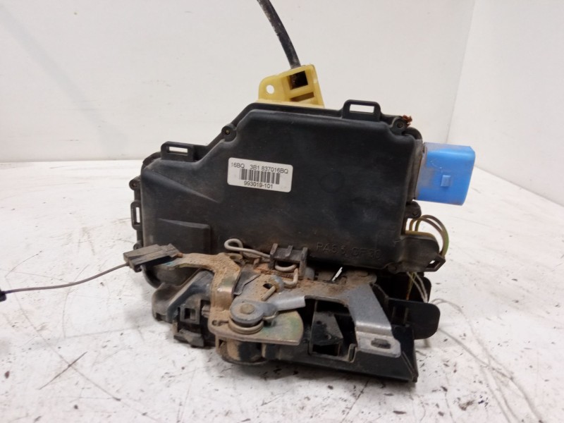 Recambio de cerradura puerta delantera derecha para seat ibiza iii (6l1) 1.4 16v referencia OEM IAM 3B1837016BQ  
