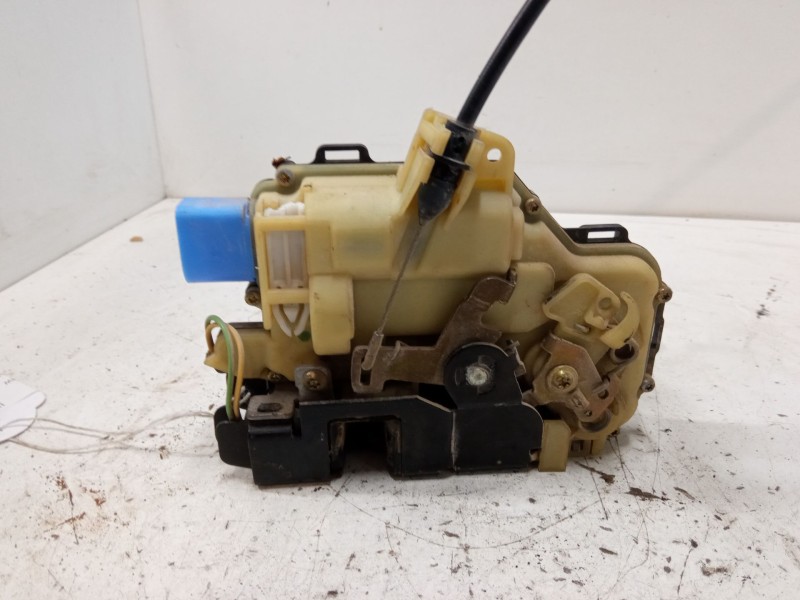 Recambio de cerradura puerta delantera derecha para seat ibiza iii (6l1) 1.4 16v referencia OEM IAM 3B1837016BQ  