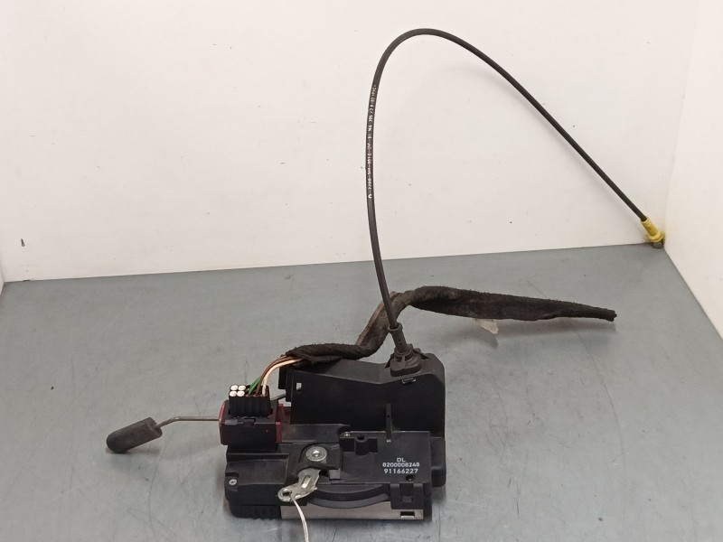 Recambio de cerradura puerta delantera derecha para opel vivaro a furgoneta (x83) 1.9 dti (f7) referencia OEM IAM 8200008248  