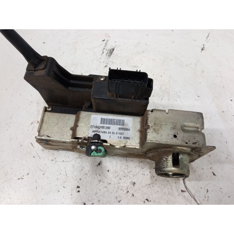 Recambio de cerradura puerta delantera derecha para ford tourneo connect 1.8 tdci /tddi /di referencia OEM IAM 2TAV21812BF  