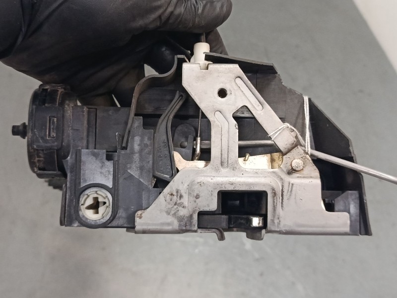 Recambio de cerradura puerta delantera derecha para mercedes-benz clase a (w168) a 190 (168.032, 168.132) referencia OEM IAM 168