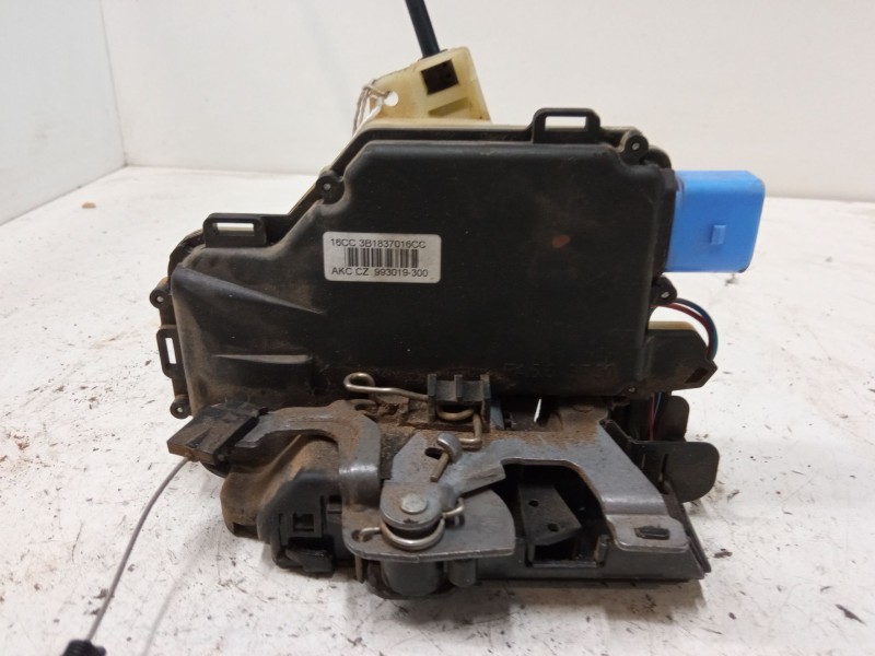 Recambio de cerradura puerta delantera derecha para seat ibiza iii (6l1) 1.4 16v referencia OEM IAM 3B1837016CC  