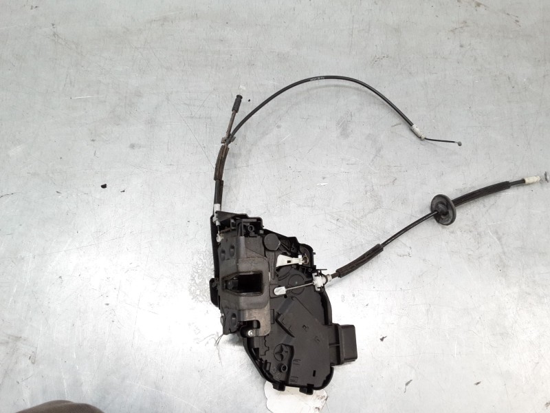 Recambio de cerradura puerta delantera izquierda para land rover discovery iii (l319) 2.7 td 4x4 referencia OEM IAM AO48317  