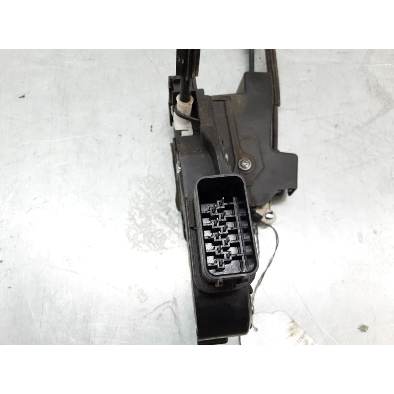 Recambio de cerradura puerta delantera izquierda para land rover discovery iii (l319) 2.7 td 4x4 referencia OEM IAM AO48317  