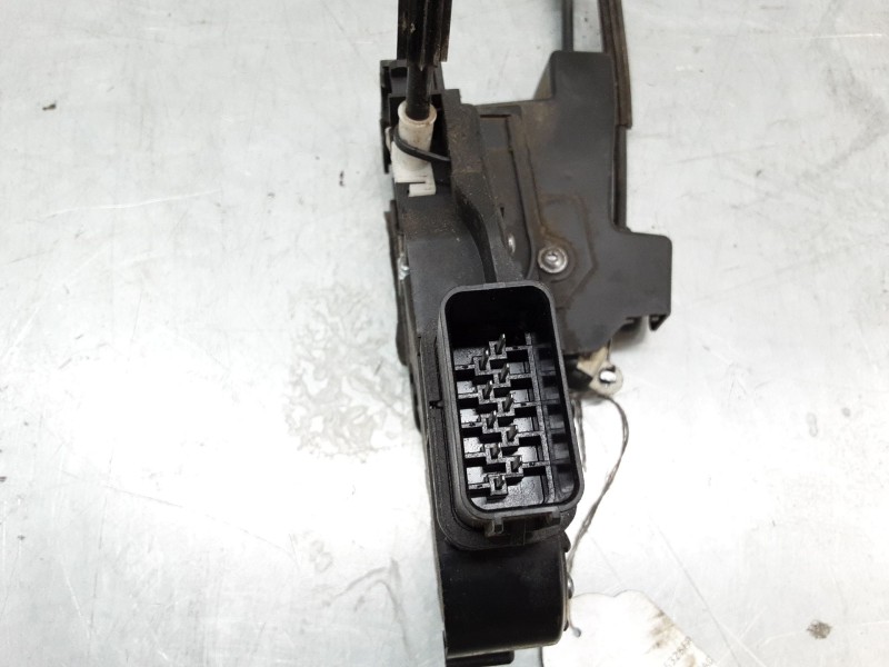 Recambio de cerradura puerta delantera izquierda para land rover discovery iii (l319) 2.7 td 4x4 referencia OEM IAM AO48317  