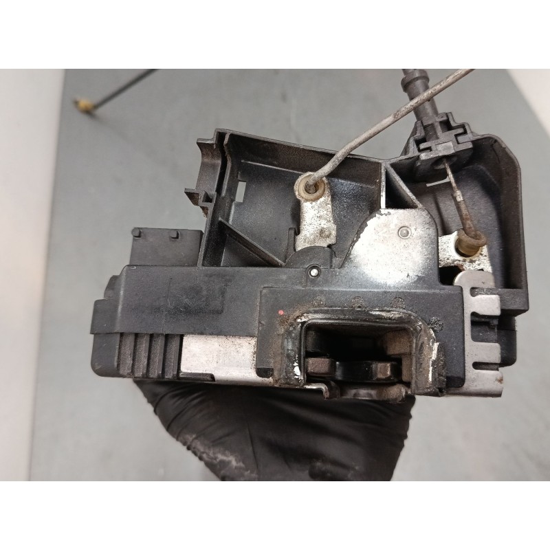Recambio de cerradura puerta delantera izquierda para opel vivaro a furgoneta (x83) 1.9 di (f7) referencia OEM IAM 8200008260  