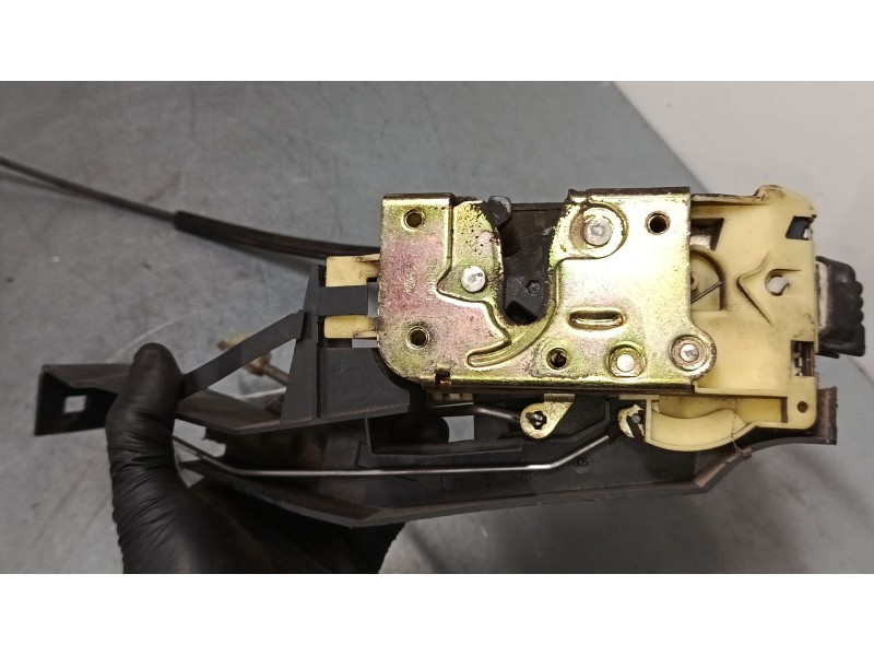 Recambio de cerradura puerta delantera izquierda para ford focus i (daw, dbw) 1.8 turbo di / tddi referencia OEM IAM XS41A21813C