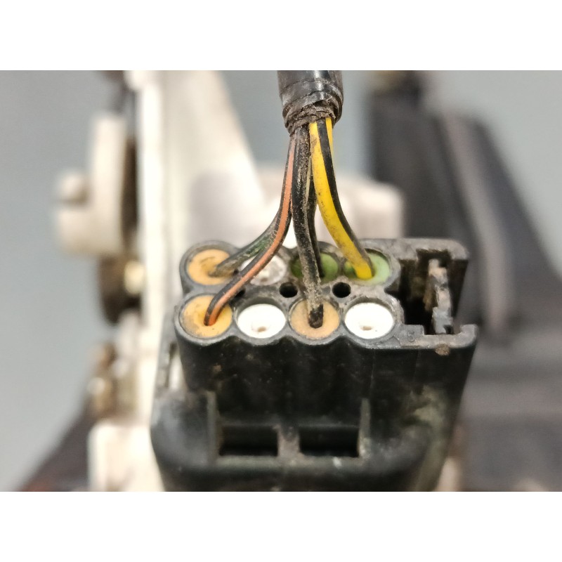 Recambio de cerradura puerta delantera izquierda para ford focus i (daw, dbw) 1.8 turbo di / tddi referencia OEM IAM XS41A21813C