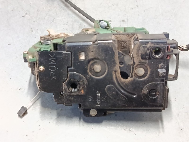 Recambio de cerradura puerta delantera izquierda para volkswagen golf iv (1j1) 1.9 tdi referencia OEM IAM C3B1837015Q  