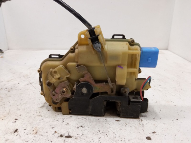 Recambio de cerradura puerta delantera izquierda para seat ibiza iii (6l1) 1.4 16v referencia OEM IAM 15AMC3B1837015AM  