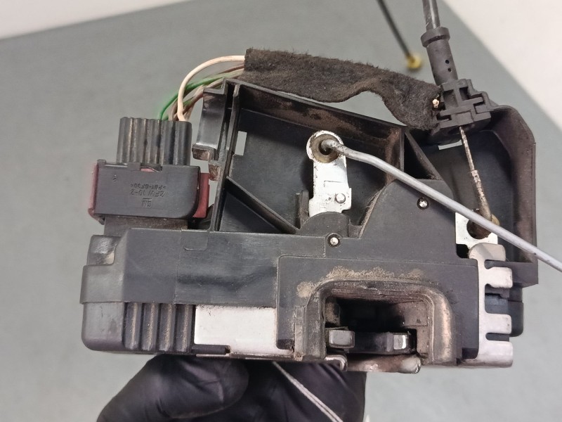 Recambio de cerradura puerta delantera izquierda para opel vivaro a furgoneta (x83) 1.9 dti (f7) referencia OEM IAM DL8200008260