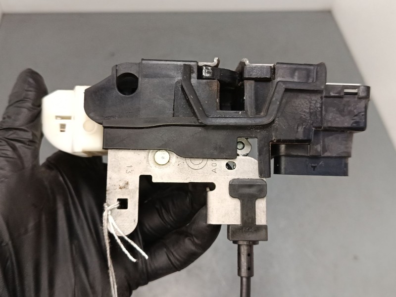 Recambio de cerradura puerta delantera izquierda para volvo v40 hatchback (525) d2 referencia OEM IAM 31301421  