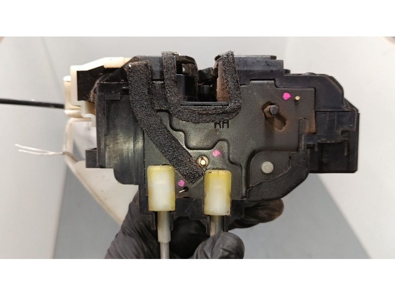 Recambio de cerradura puerta trasera derecha para hyundai sonata v (nf) 2.0 crdi referencia OEM IAM   