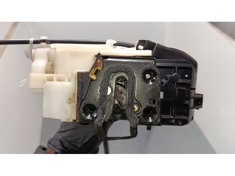 Recambio de cerradura puerta trasera derecha para hyundai sonata v (nf) 2.0 crdi referencia OEM IAM   