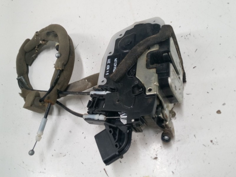 Recambio de cerradura puerta trasera derecha para nissan x-trail ii (t31) 2.0 dci referencia OEM IAM F1214510  