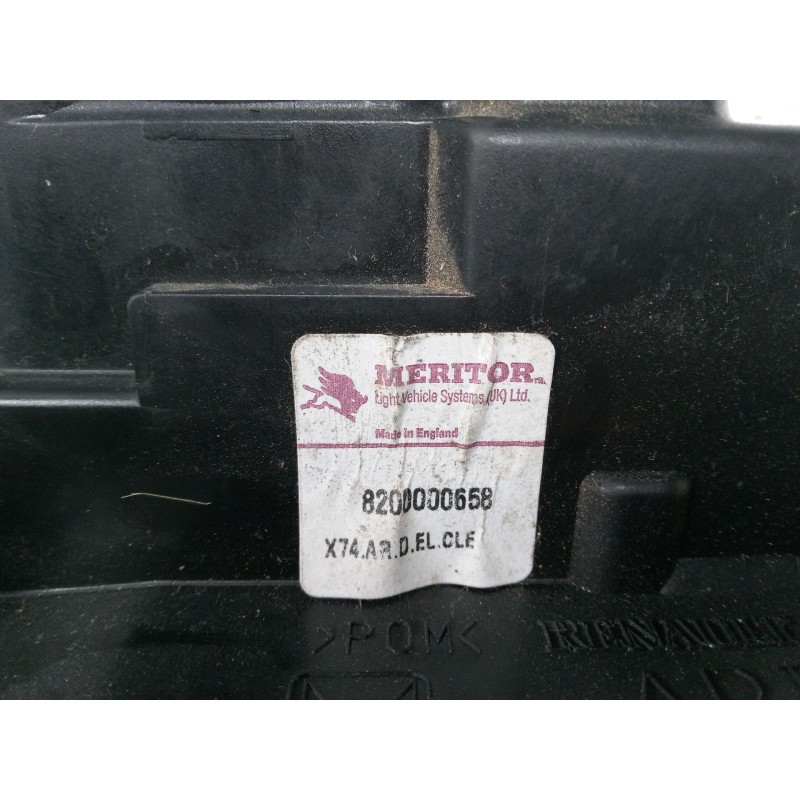 Recambio de cerradura puerta trasera derecha para renault laguna ii (bg0/1_) 2.2 dci (bg0f) referencia OEM IAM 8200000658  