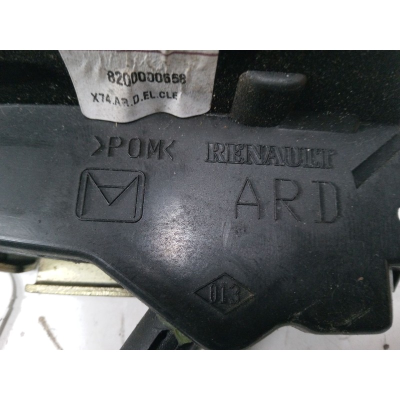 Recambio de cerradura puerta trasera derecha para renault laguna ii (bg0/1_) 2.2 dci (bg0f) referencia OEM IAM 8200000658  