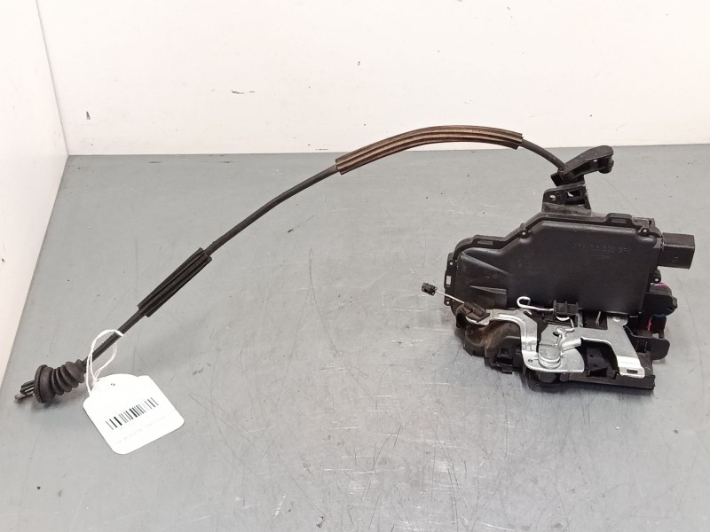 Recambio de cerradura puerta trasera derecha para volkswagen golf iv (1j1) 1.9 tdi referencia OEM IAM   