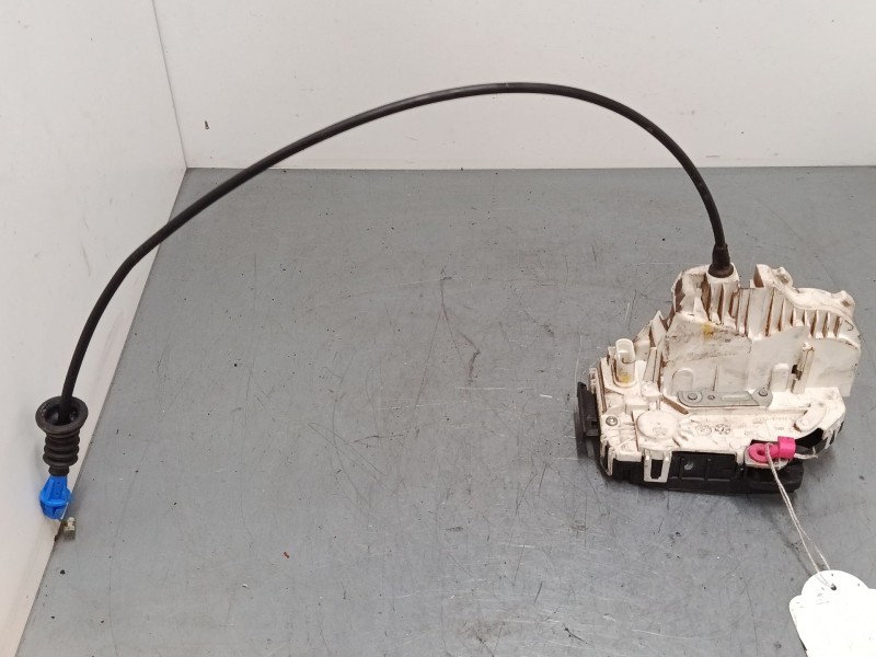 Recambio de cerradura puerta trasera derecha para dodge journey 2.0 crd referencia OEM IAM P04589696AA  