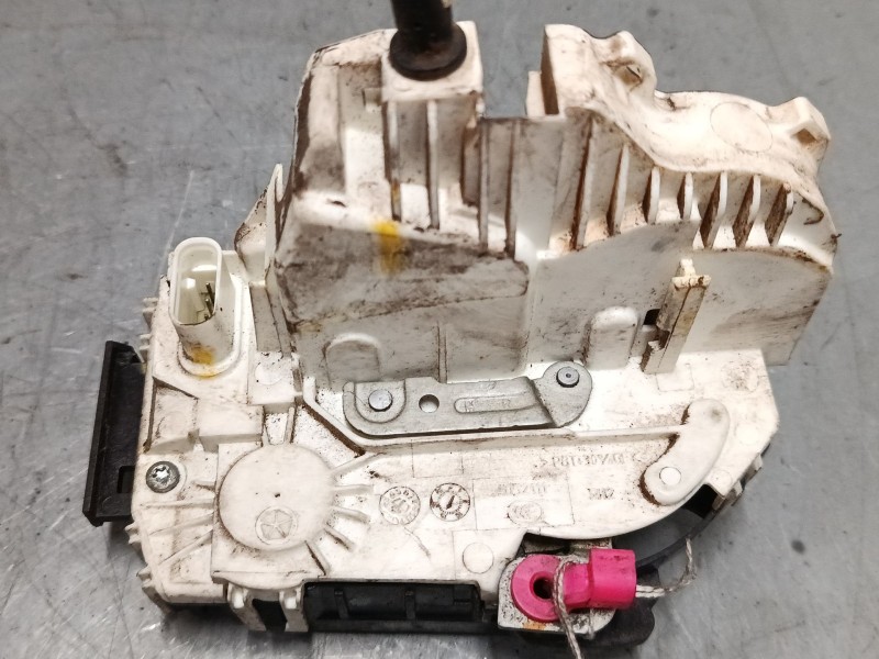 Recambio de cerradura puerta trasera derecha para dodge journey 2.0 crd referencia OEM IAM P04589696AA  