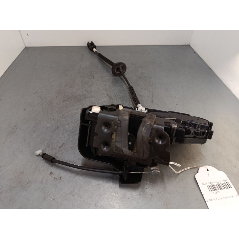 Recambio de cerradura puerta trasera izquierda para land rover discovery iii (l319) 2.7 td 4x4 referencia OEM IAM 7H526413AA  