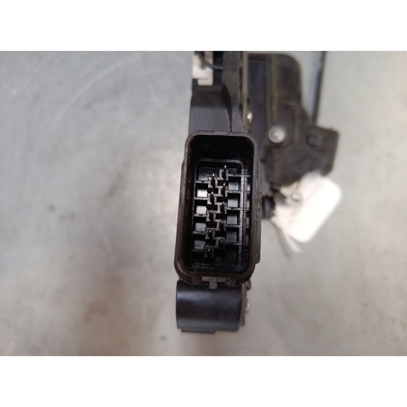 Recambio de cerradura puerta trasera izquierda para land rover discovery iii (l319) 2.7 td 4x4 referencia OEM IAM 7H526413AA  