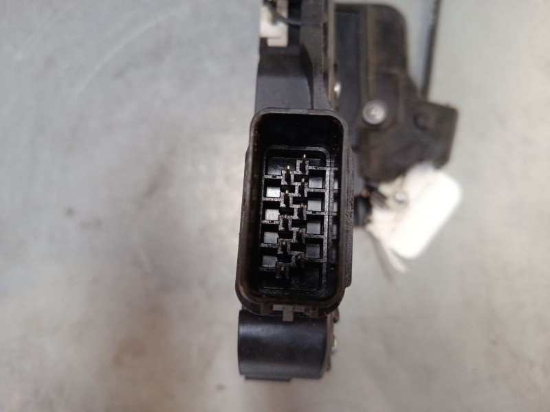 Recambio de cerradura puerta trasera izquierda para land rover discovery iii (l319) 2.7 td 4x4 referencia OEM IAM 7H526413AA  