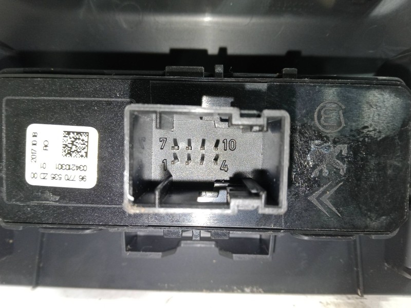 Recambio de conector usb / aux para citroën c3 aircross ii (2r_, 2c_) 1.2 puretech 110 (2rhnzb, 2rhnzw, 2rhnpx, 2rhnpj) referenc