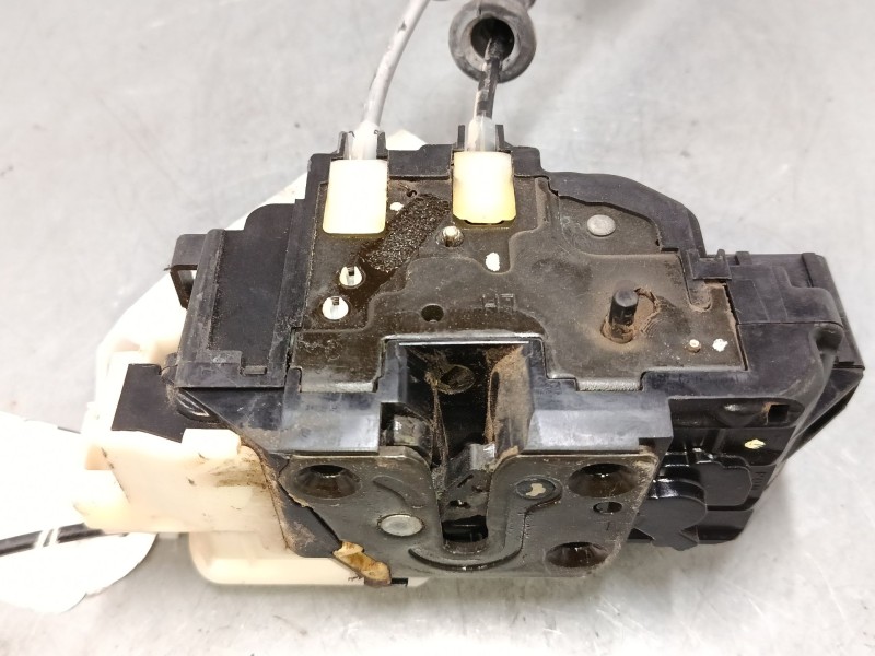 Recambio de cerradura puerta trasera izquierda para hyundai sonata v (nf) 2.0 crdi referencia OEM IAM   