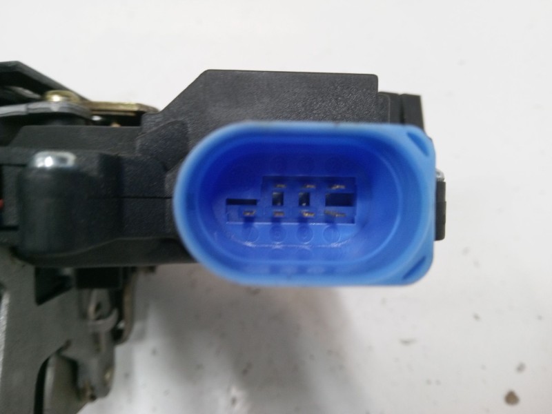 Recambio de cerradura puerta trasera izquierda para volkswagen golf plus v (5m1, 521) 1.9 tdi referencia OEM IAM 7L0839015  