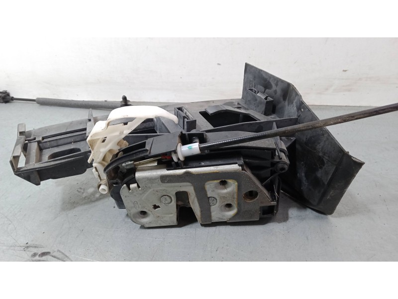 Recambio de cerradura puerta trasera izquierda para ford focus iii 1.6 tdci referencia OEM IAM   
